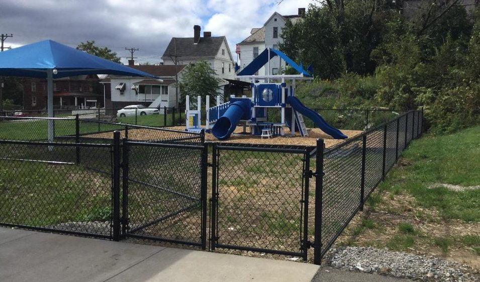 Galvanised chain link fence installation